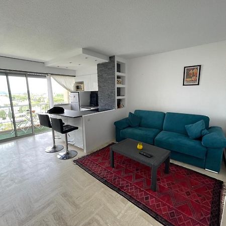 Beau Studio Dans Residence Avec Piscine Et Vue Sur La Ville - 5Min Des Plages Mandelieu Exteriér fotografie