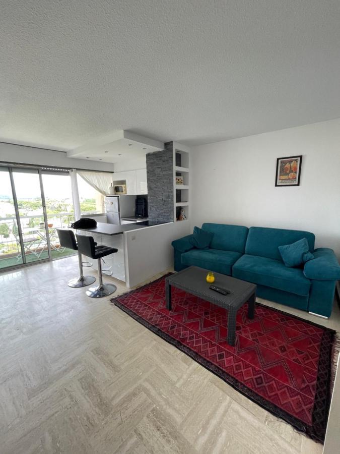 Beau Studio Dans Residence Avec Piscine Et Vue Sur La Ville - 5Min Des Plages Mandelieu Exteriér fotografie