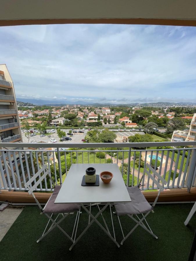 Beau Studio Dans Residence Avec Piscine Et Vue Sur La Ville - 5Min Des Plages Mandelieu Exteriér fotografie